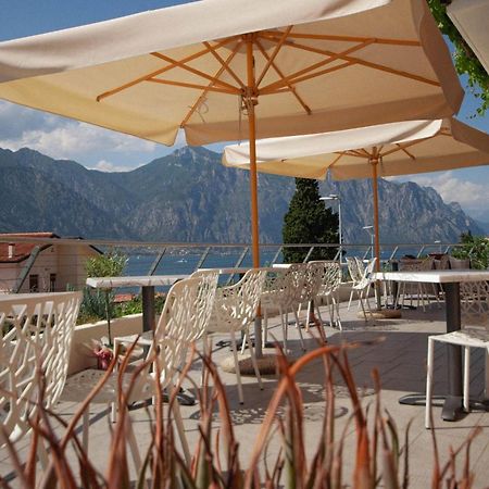 Hotel Peler Мальчезине Экстерьер фото