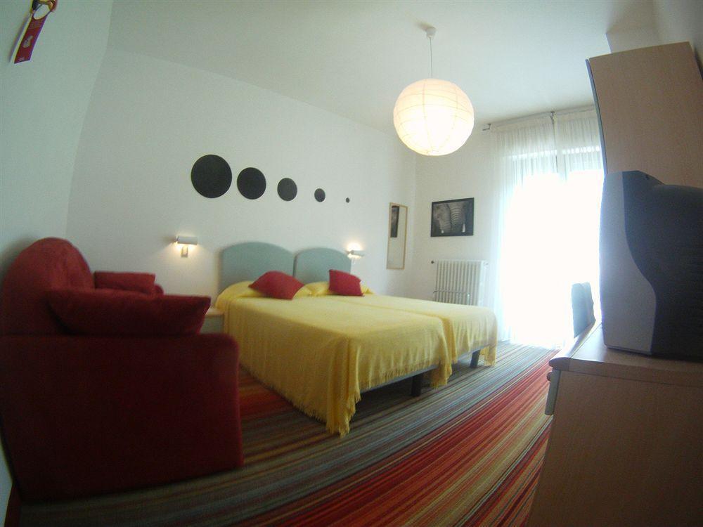 Hotel Peler Мальчезине Экстерьер фото