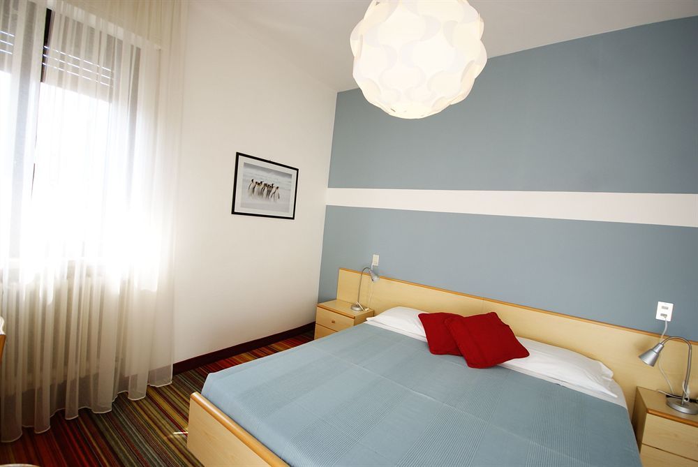 Hotel Peler Мальчезине Экстерьер фото