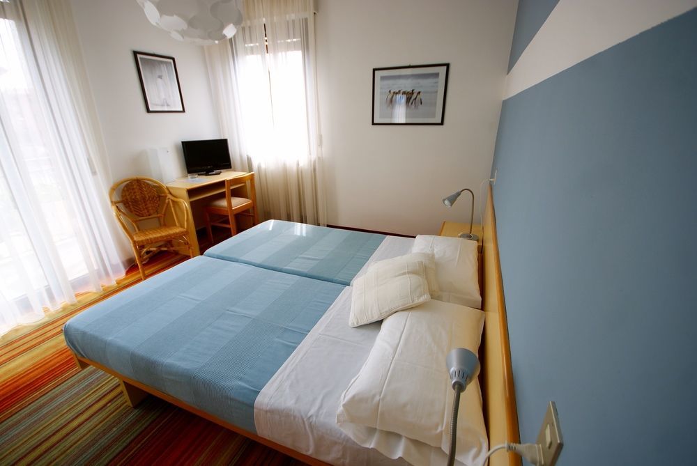 Hotel Peler Мальчезине Экстерьер фото