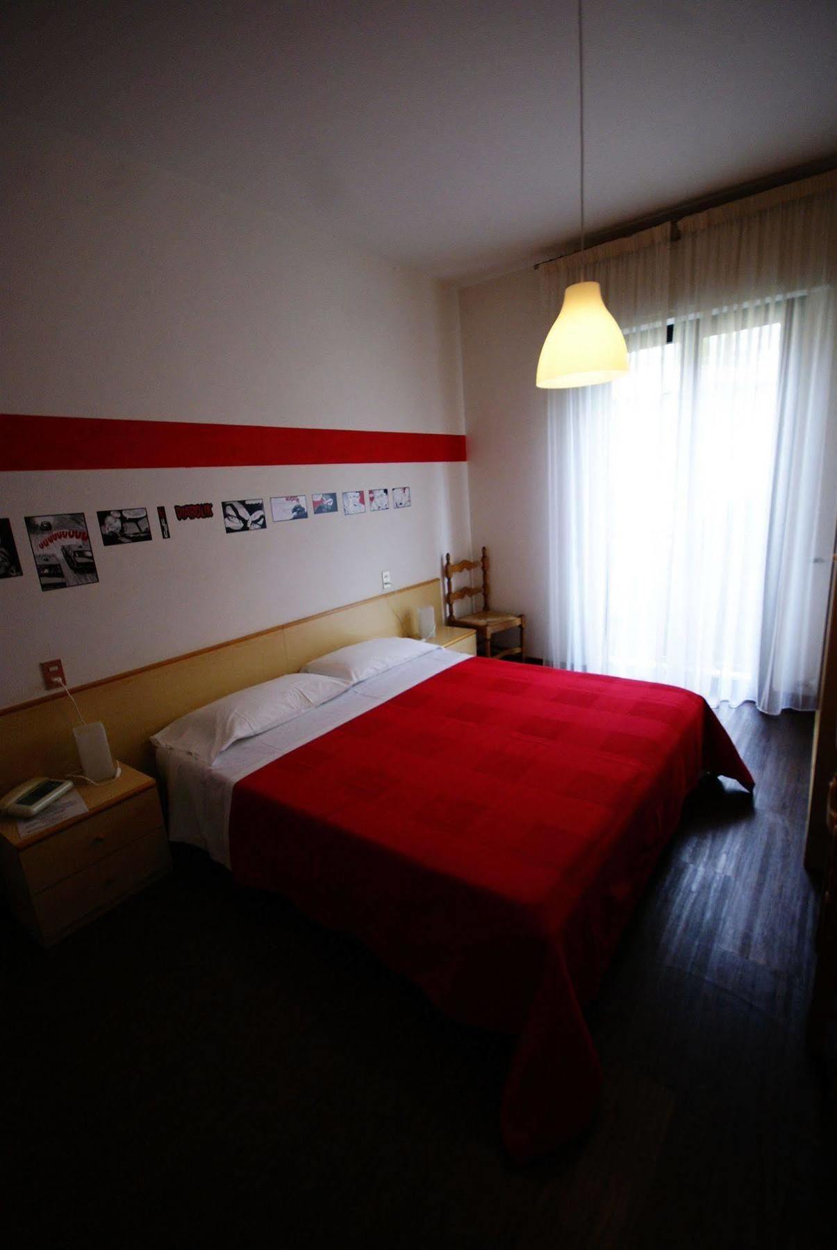Hotel Peler Мальчезине Экстерьер фото